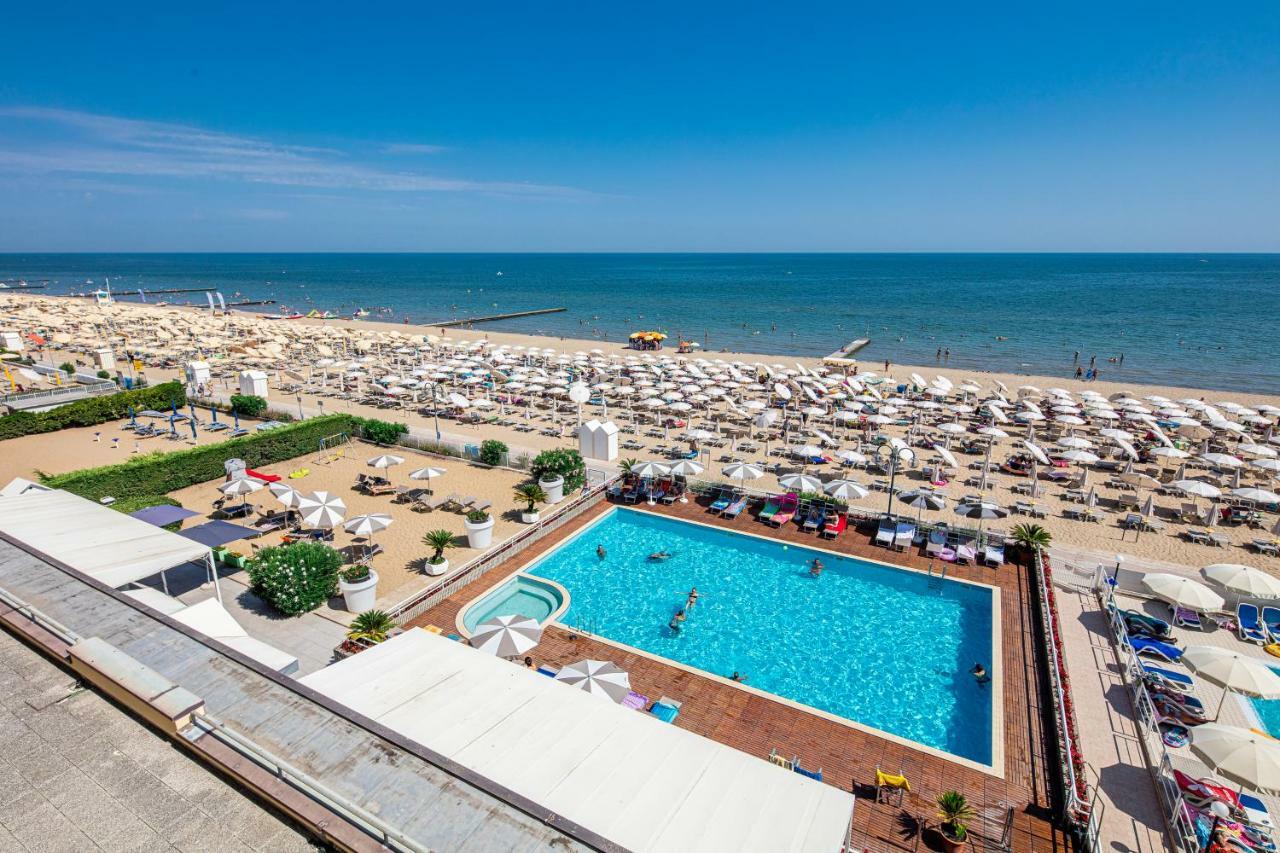 Hotel Astor Lido di Jesolo Exterior photo